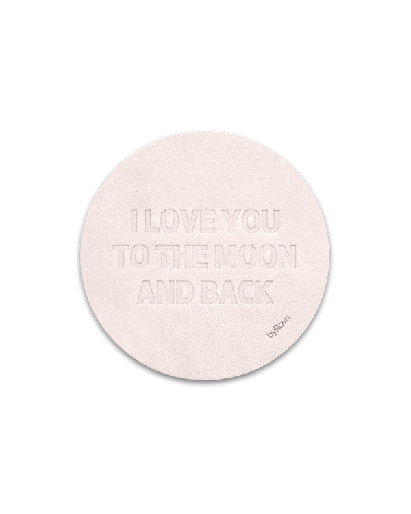 MOKKA bordskåner fra byRavn i naturfarvet læder præget "I love you to the moon and back"