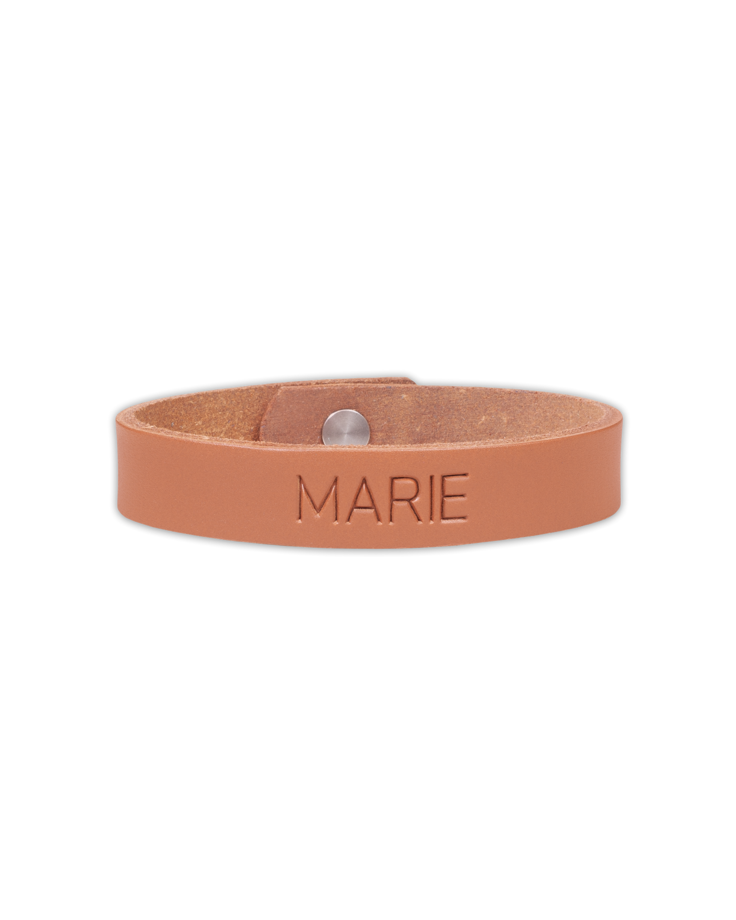 MONO læderarmbånd fra byRavn i cognac kernelæder med navnet "Marie" graveret og trykknap i stål