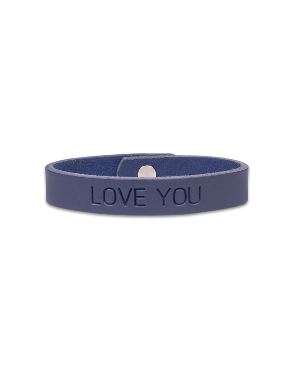 MONO læderarmbånd fra byRavn i mørkeblåt kernelæder med graveringen "Love you" og trykknap i stål